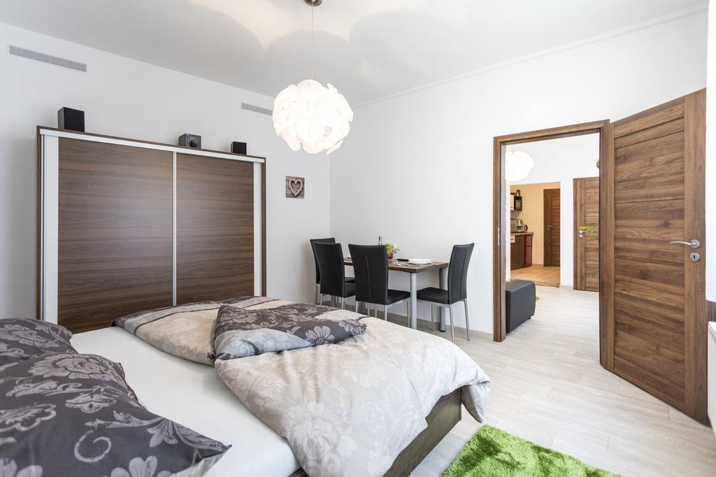 אולומוץ Apartman Dolni Namesti מראה חיצוני תמונה